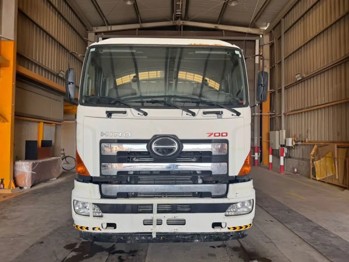 Used Hino 700 700 - 3438 2020 for sale in Dubai - 816564